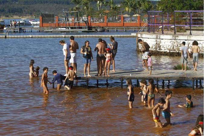 Opção para amenizar o calor e a seca, atividades aquáticas exigem cuidados