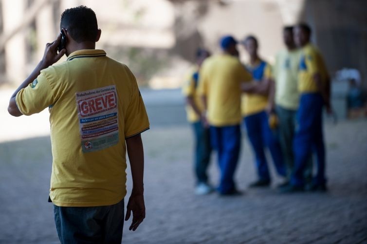 Trabalhadores dos Correios decretam greve nacional