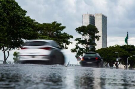 Defesa Civil emite alerta de chuvas fortes em regiões do DF