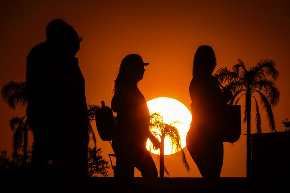 Estado de alerta: temperatura chega a 34,8°C e umidade cai a 16% no DF