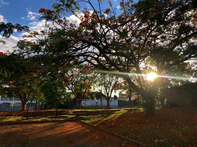 Previsão para esta terça-feira é de calor e pequenas chances de chuva