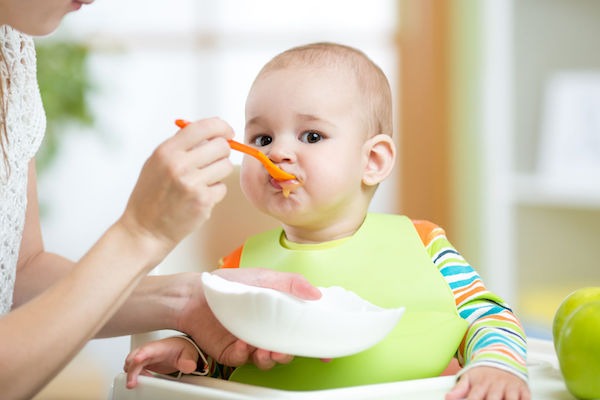 10 frutas que não podem faltar na alimentação do seu filho