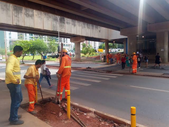 Detran instala semáforos em faixas de pedestres em Águas Claras