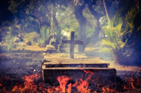 Dia de Finados: lotado, cemitério da Asa Sul tem pequeno incêndio