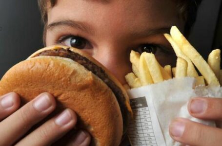 Saúde lança campanha para prevenir a obesidade infantil