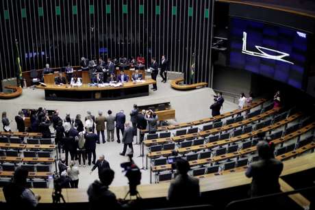 Câmara prepara “pacote de maldades” para pressionar governo Bolsonaro