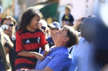 Bolsonaro vai na Estrutural desfazer “mal-entendido” com Yasmin