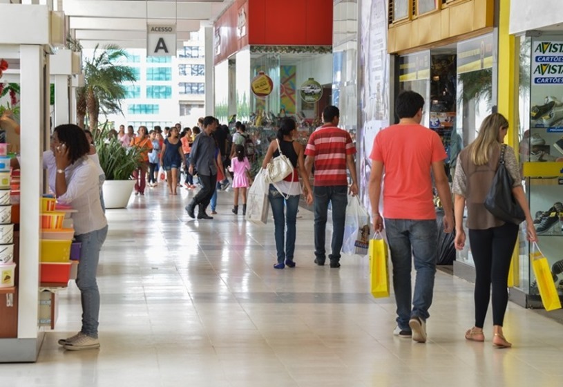 Comércio de rua e shoppings de portas fechadas nesta segunda (4/3)