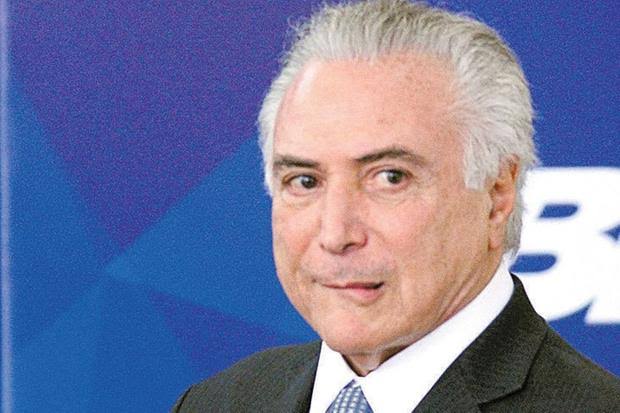 Antes de voltar para a prisão, Michel Temer retira dinheiro de contas bancárias