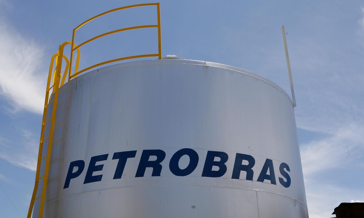 Petrobras continuará a contratar equipes de contingência