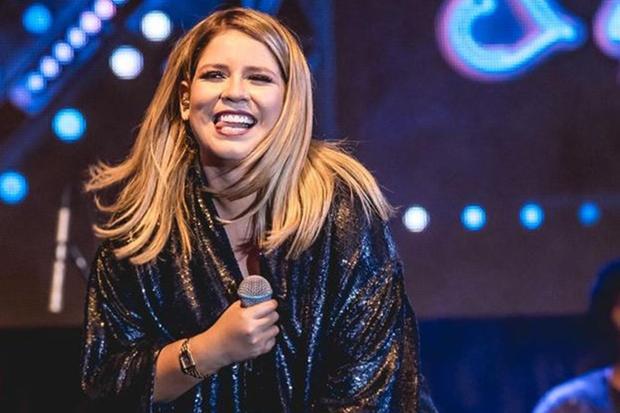 Marília Mendonça faz live histórica e detalhe rouba a cena