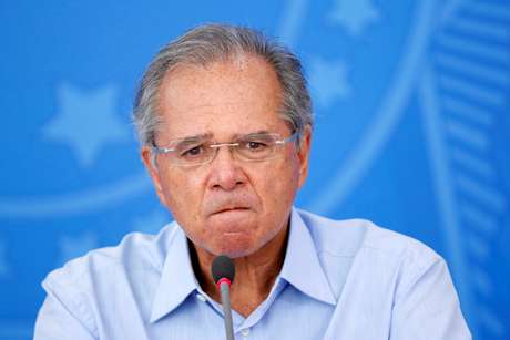 Após Moro sair, crise no governo pressiona Paulo Guedes