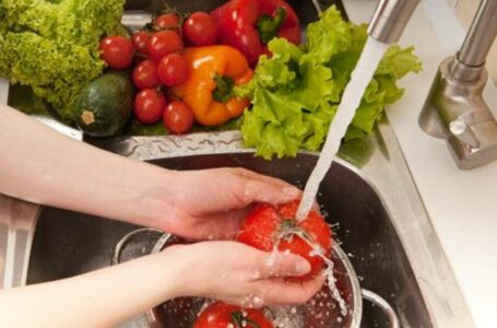 Como lavar corretamente frutas e verduras