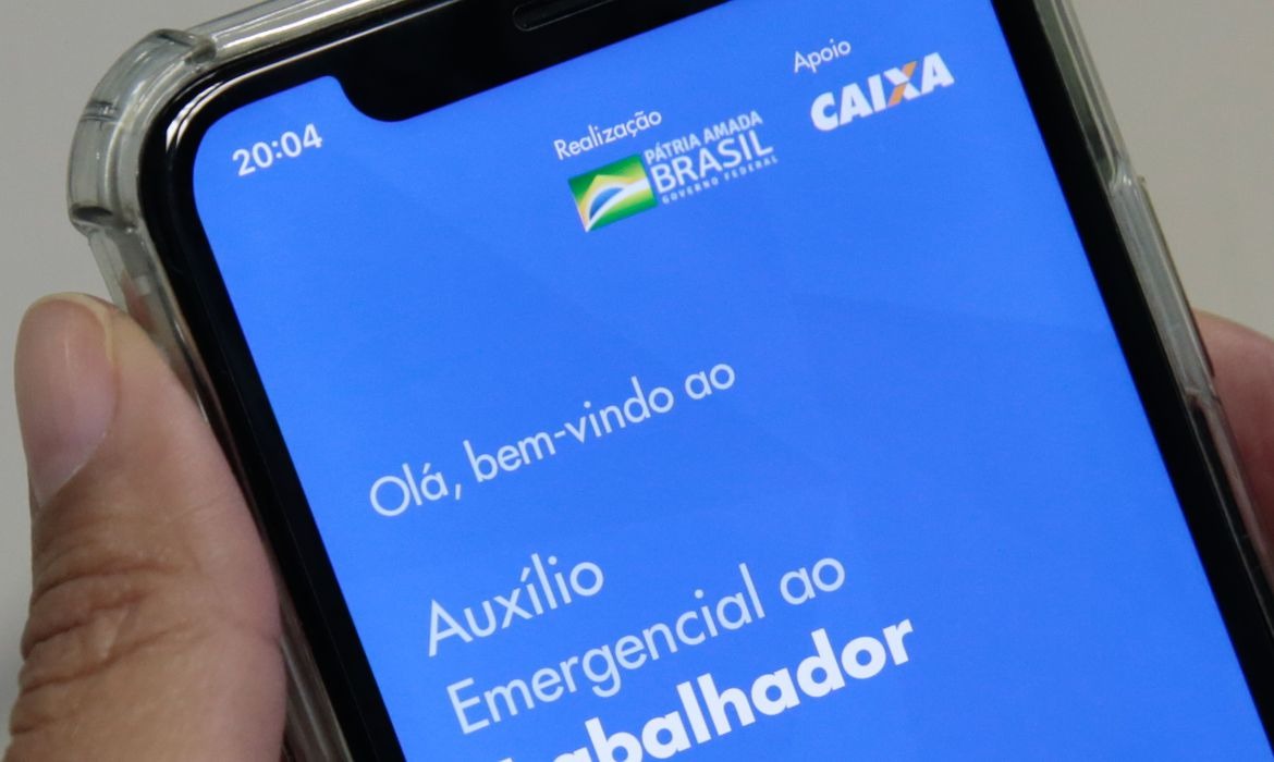 Caixa libera saque da 2ª parcela do auxílio para nascidos em março