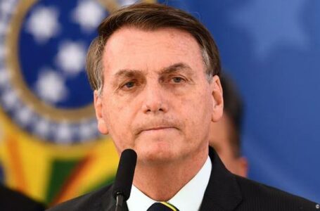 Bolsonaro promete pronunciamento na TV contra isolamento