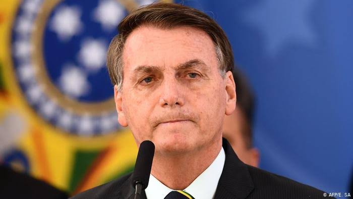 Bolsonaro promete pronunciamento na TV contra isolamento