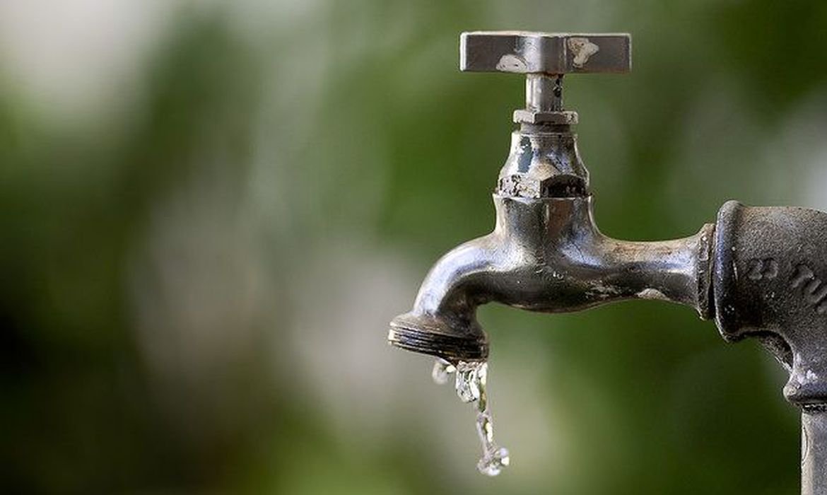 Adasa extingue tarifa mínima cobrada pela Caesb no Distrito Federal