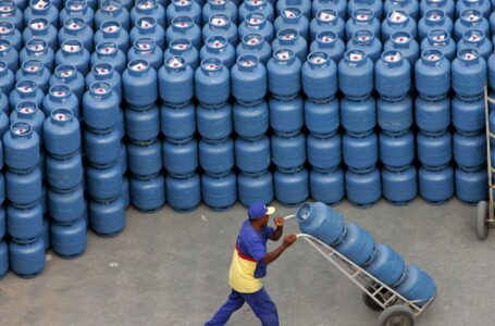 Petrobras reajusta em 5% preço do gás de cozinha