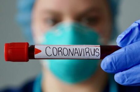 Pandemia da covid-19 “não está nem perto de acabar”, diz diretor da OMS