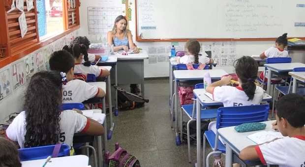 30 mil professores se preparam para volta às aulas no dia 29