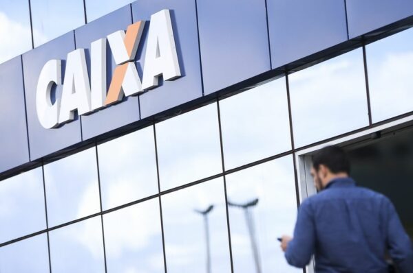 Empregados da Caixa rejeitam proposta da empresa e greve continua