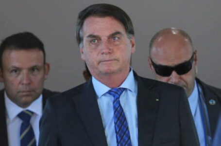 Auxílio emergencial: Bolsonaro confirma mais duas parcelas com valor menor