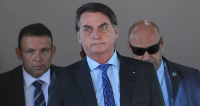 Auxílio emergencial: Bolsonaro confirma mais duas parcelas com valor menor