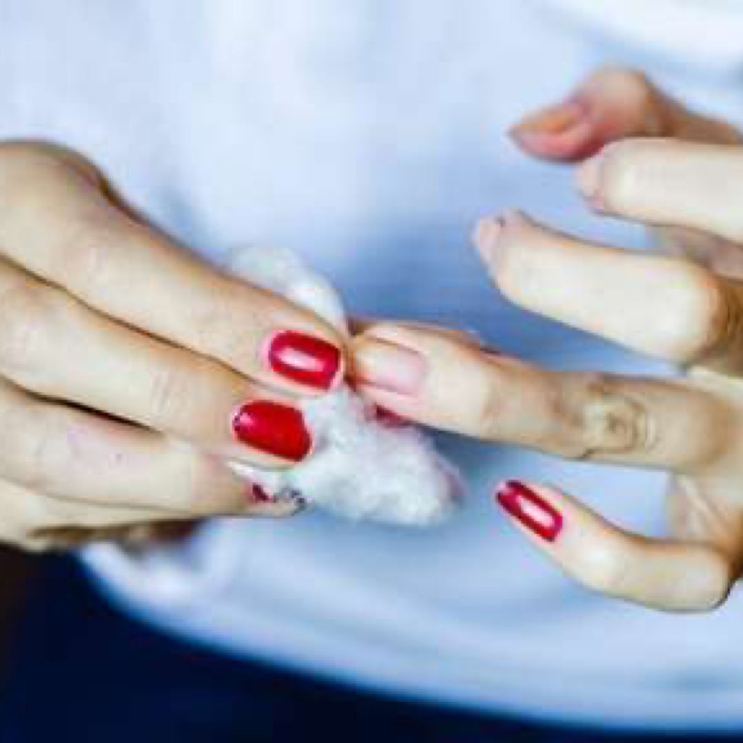 7 truques para remover o esmalte das unhas sem usar acetona