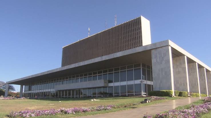 Autorizada a reabertura de escolas, academias, salões, bares e restaurantes