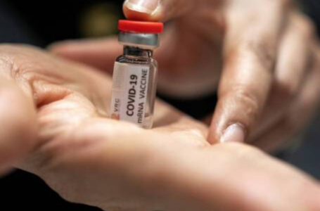 Podemos ter mais de 1 milhão de doses de vacina, diz pesquisador de Oxford