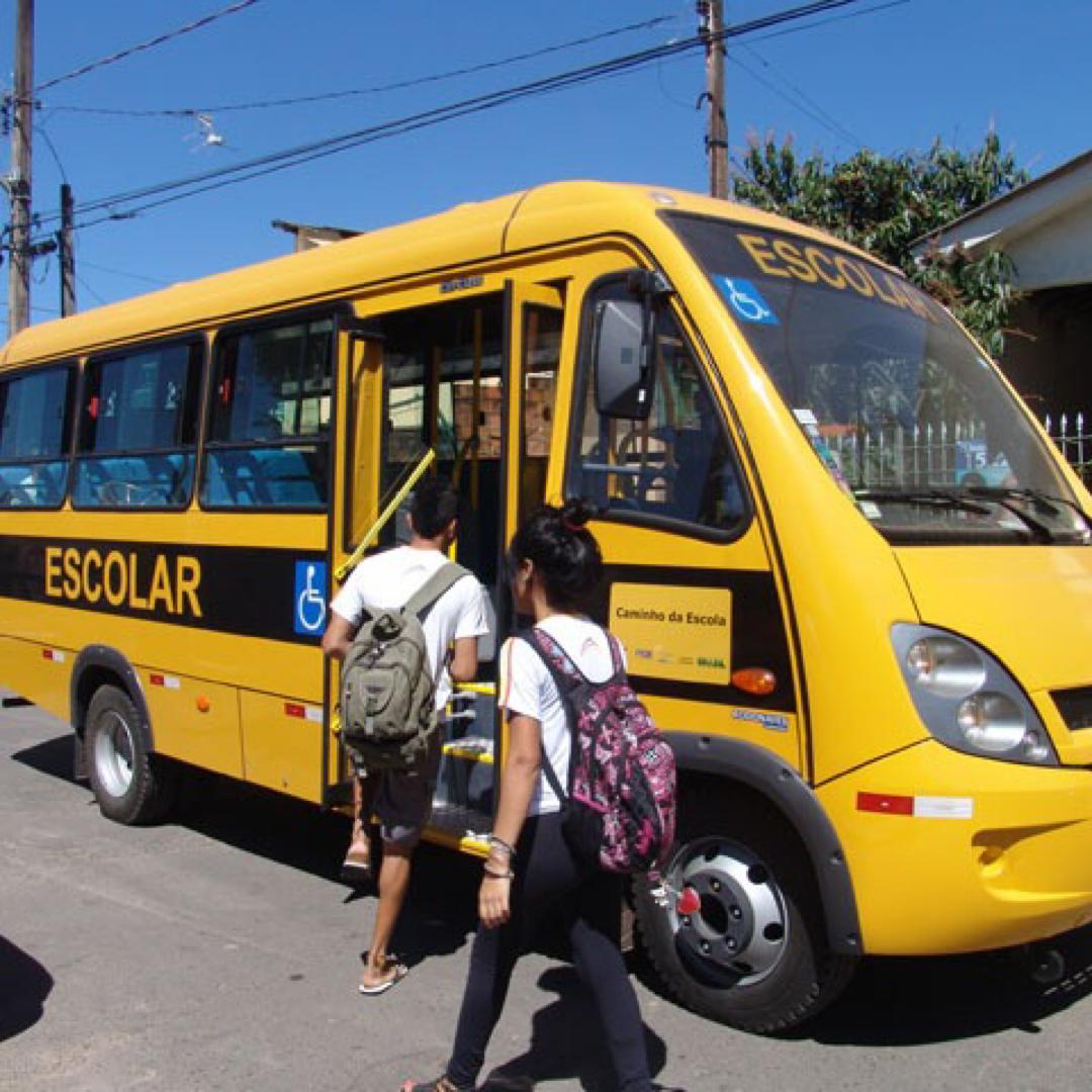 Governo de Goiás libera 1ª parcela de linha de crédito para empresários do transporte escolar