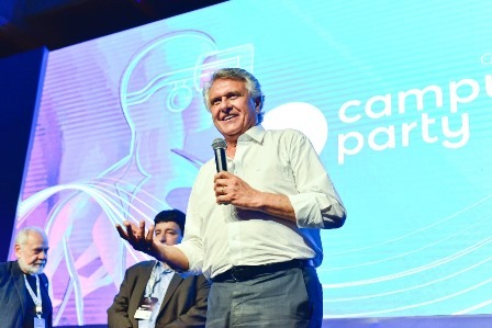 Governador Ronaldo Caiado faz palestra no palco mundo da Campus Party