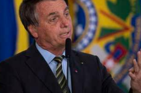 “Temos que voltar ao trabalho”, diz Bolsonaro sobre auxílio