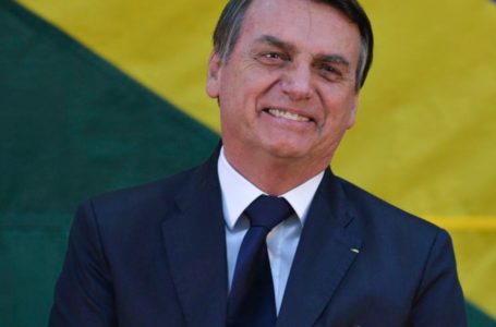 Em pronunciamento, Bolsonaro ignora pandemia e enfatiza defesa da democracia