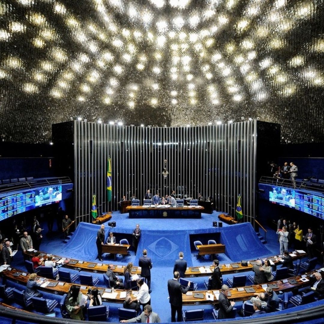 AGORA É COM O SENADO | Deputados aprovam MP que concede reajuste para policiais civis, PMs e bombeiros do DF