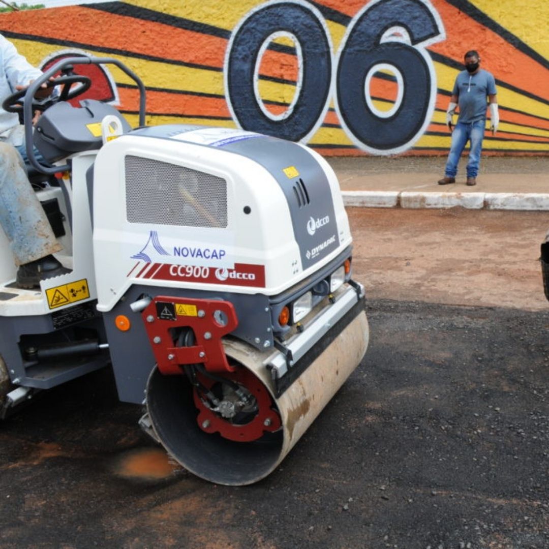 Manutenção de vias é reforçada por 35 compactadores