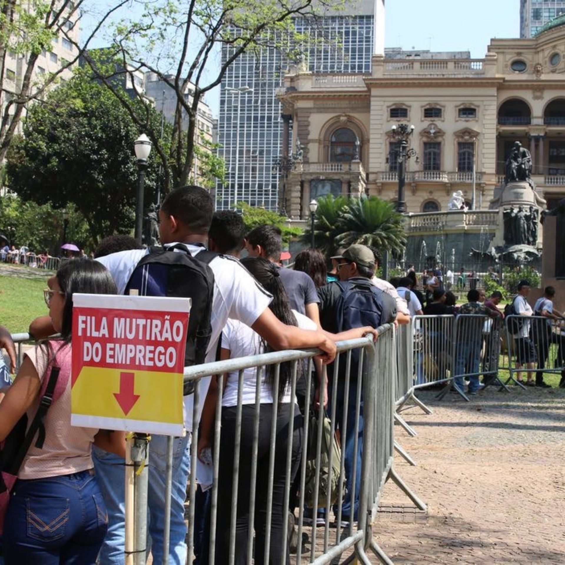 Programa de suspensão de contrato e redução de jornada é prorrogado