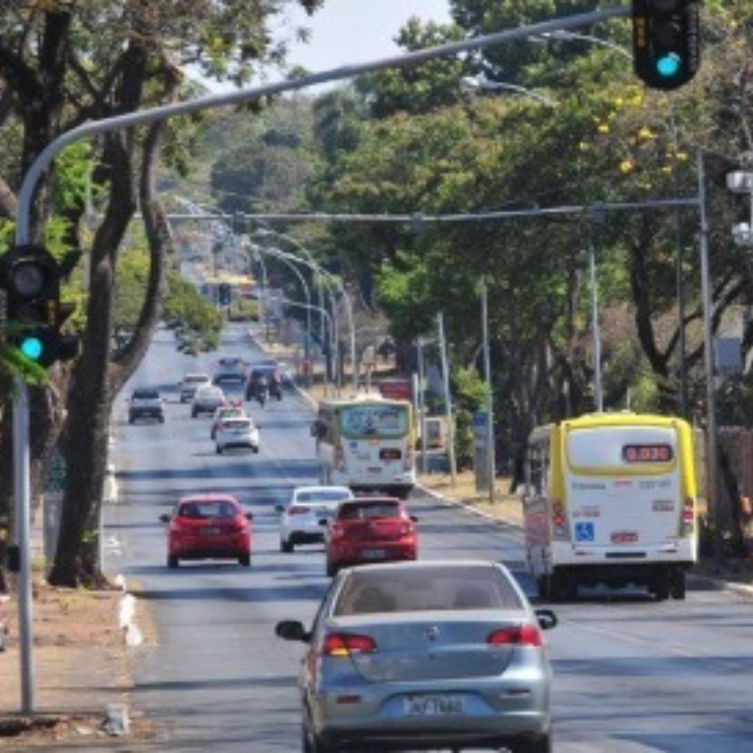 Detran-DF libera cruzamento na W3 Sul aos domingos e feriados