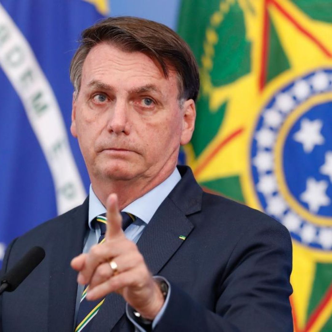 Bolsonaro diz em rede social que governo federal não comprará vacina da Sinovac