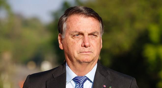 Bolsonaro entra nas campanhas municipais e defende voto em Russomanno e Crivella