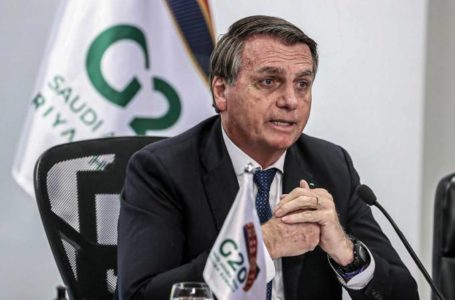 Após Índia atrasar entrega de vacinas, Bolsonaro recebe embaixador