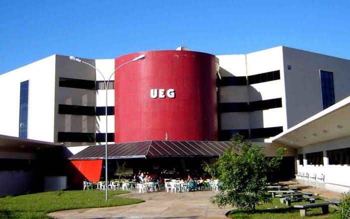 UEG abre editais de vestibular com 3.264 vagas