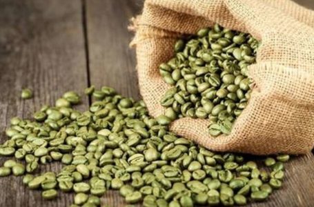 Benefícios do café verde: descubra como o grão auxilia na perda de peso