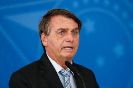 Bolsonaro entregará MP do auxílio emergencial pessoalmente ao Congresso