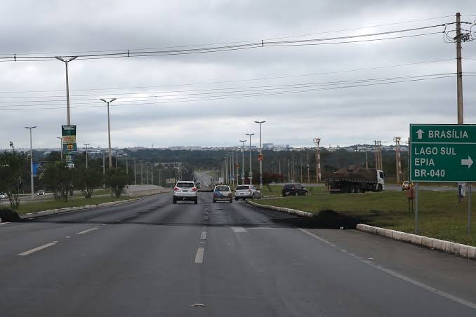 Detran fará fiscalização por videomonitoramento nas vias do Aeroporto de Brasília