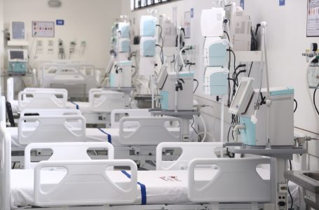 Saúde ativa mais 16 leitos de UTI Covid no Hospital de Campanha da PM