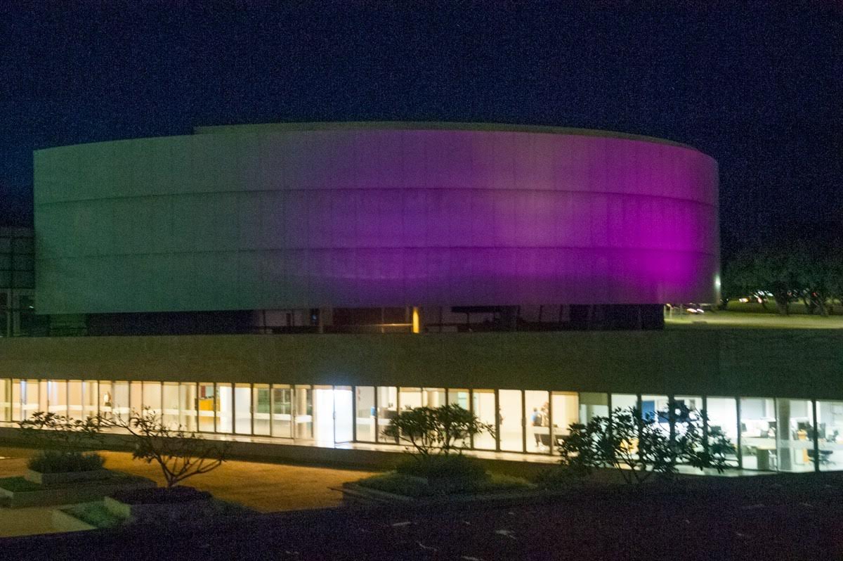 CLDF e Buriti são iluminados de roxo