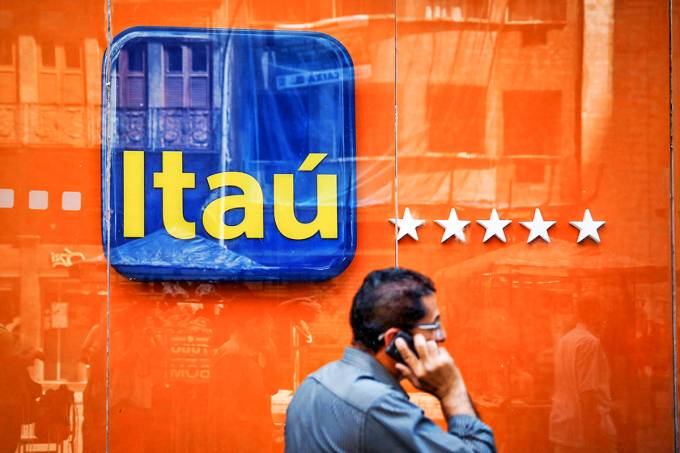 Itaú demite 50 funcionários que solicitaram auxílio emergencial