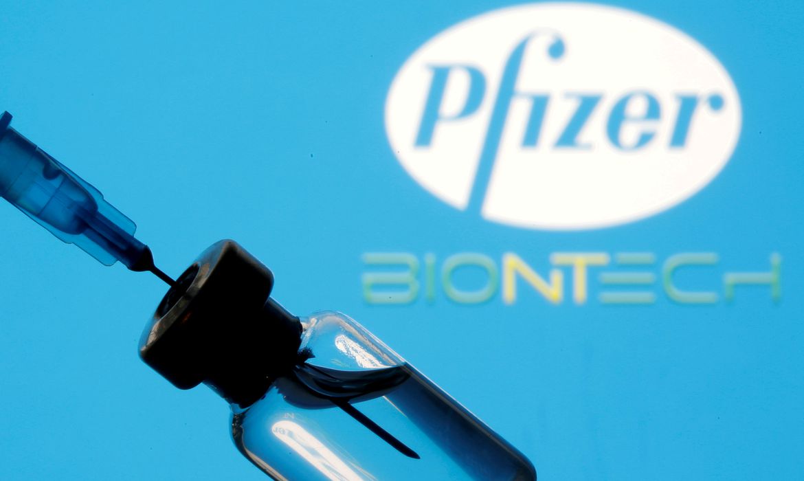 Pfizer: 1 milhão de doses da vacina serão distribuídas em maio