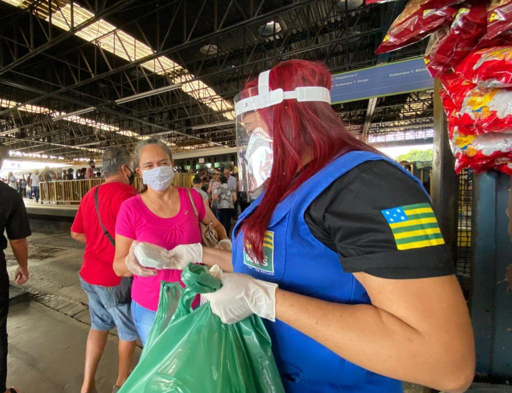 Governo de Goiás e OVG distribuem mais de 355 mil máscaras de proteção